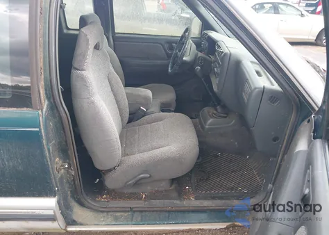 1996 Chevrolet S Truck S10 from USA, damaged, VIN 1GCDT19X0T8158391